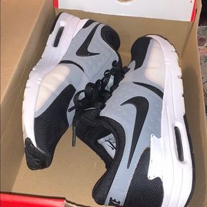 Nike Womens Air Max Zeros